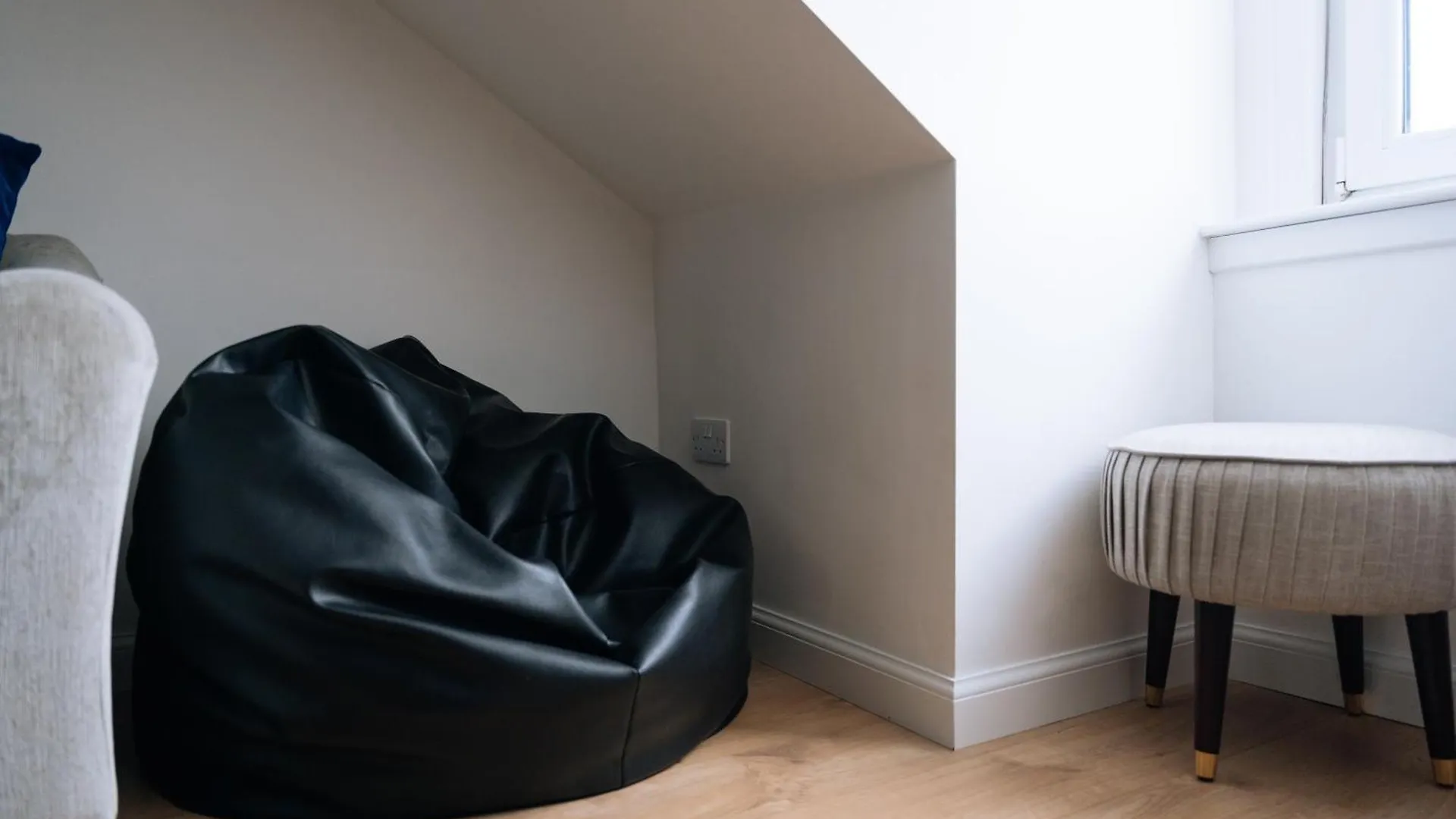 Central & Modern 2Bd Flat - Эдинбург 0*,  Великобритания